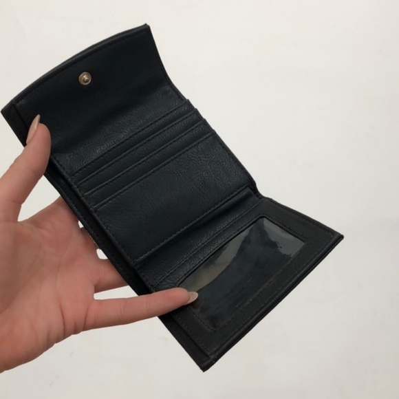 Chic Solid Black Tri-Fold Vegan Leather Wallet - Picture 4 of 5